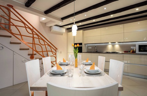 Vizinada Villa | Villa with a pool for 4 persons with garden and beautiful view of Motovun.