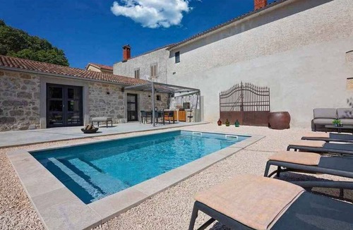 Vrznaveri House | Villa with air conditioning and pool
