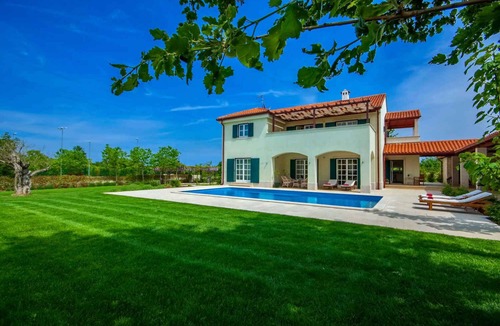 Butkovici House | Villa with pool and air conditioning