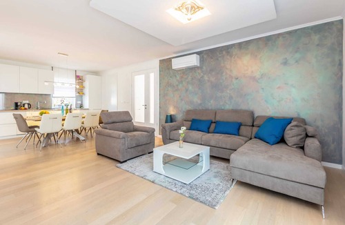 Milovcici Villa | Villa with pool, hot tub, beach, quiet location - TRAVELER Reiseburo Krk - ID 2374