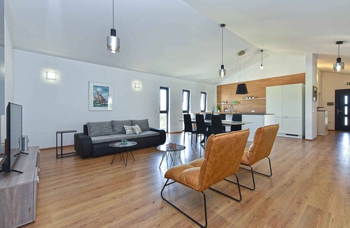 Vintijan Villa | Villa with swimming pool and large garden
