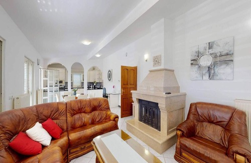 Neoric House | Villa with tennis court, gym and sauna