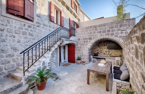 Vis Villa | Villa Zdenka, Kut, Vis, 5BDR, BBQ, stone garden, 2min to the sea and restaurants