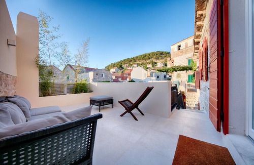 Vis Villa | Villa Zdenka, Kut, Vis, 5BDR, BBQ, stone garden, 2min to the sea and restaurants