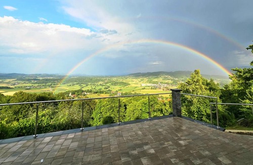 Gorenja Vas pri Smarjeti House | Vineyard cottage Nad pravljično dolino