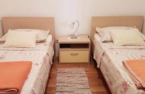Split Apartment | Viola Apartment