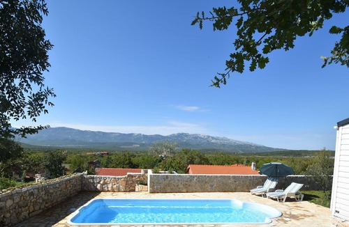 Trilj House | Welcoming Holiday Home in Ugljane with Swimming Pool