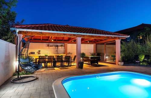 Zaton Villa | Wellness and Spa Villa with heated Pool for12