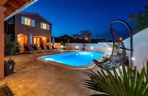 Zaton Villa | Wellness and Spa Villa with heated Pool for12