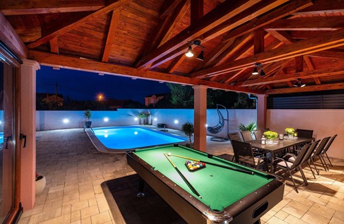 Zaton Villa | Wellness and Spa Villa with heated Pool for12