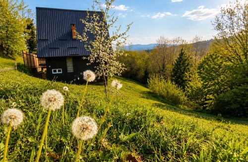 Cvetkovic House | Wellness holiday home with jacuzzi and spacious terrace near Jastrebarsko