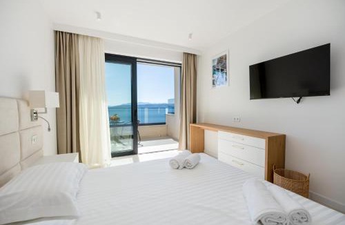 Igrane Apartment | Wind Rose Maestral-beachfront