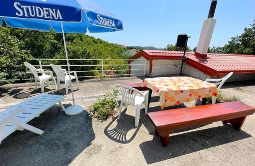 Smrika Apartment | Wohnung in Šmrika mit Grill und Terrasse by Interhome