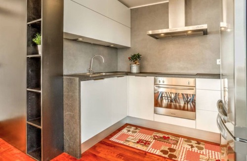 Lovrecica Apartment | Wohnung "Lovrecica" mit Blick auf das Wasser by Interhome