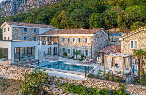 Bribir Villa | Wonderful private villa for 20 people with private pool, WIFI, A/C, hot tub, TV and terrace