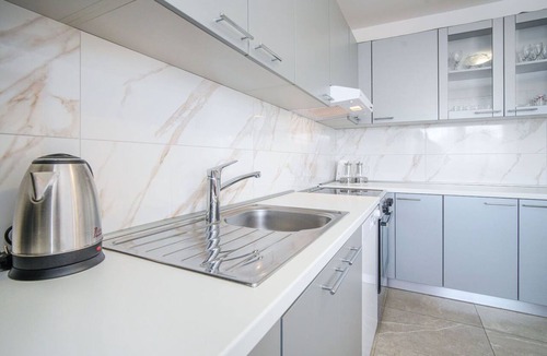 Duga Resa House | Wonderful private villa for 7 people with WIFI, hot tub, TV, patio, pets allowed and panoramic v.