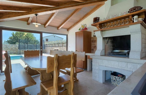 Melnica House | Wonderful private villa for 10 people with WIFI, private pool, A/C, TV and terrace