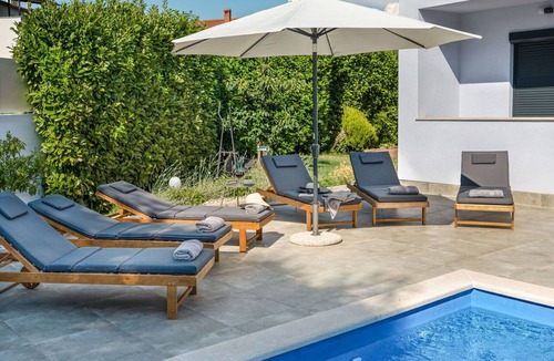 Radini House | Wonderful private villa for 8 people with A/C, private pool, WIFI, hot tub, TV and terrace