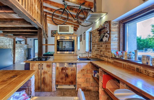 Gradinje Villa | Wonderful private villa with private pool, WIFI, A/C, TV, terrace, pets allowed and panoramic view