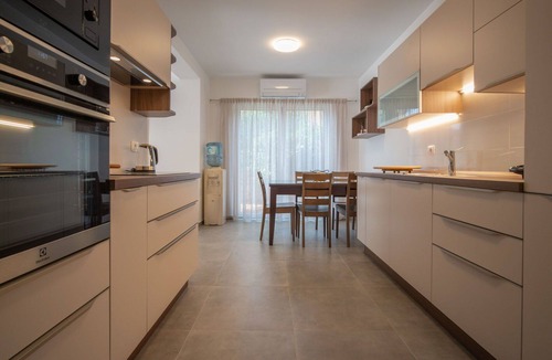 Artatore House | Wonderful private villa for 12 people with WIFI, A/C, hot tub, TV and patio