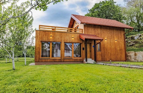 Perusic House | Wonderful private villa for 7 guests with A/C, hot tub, WIFI, TV, terrace and panoramic view