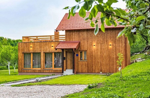 Perusic House | Wonderful private villa for 7 guests with A/C, hot tub, WIFI, TV, terrace and panoramic view