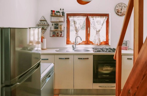 Perusic House | Wonderful private villa for 4 guests with WIFI, TV, terrace and pets allowed