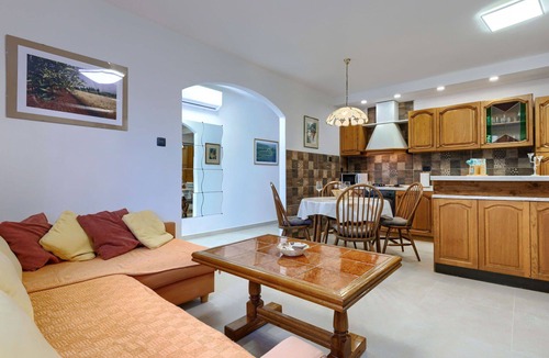 Divsici House | Wonderful private villa for 6 guests with private pool, WIFI, A/C, TV, terrace and pets allowed