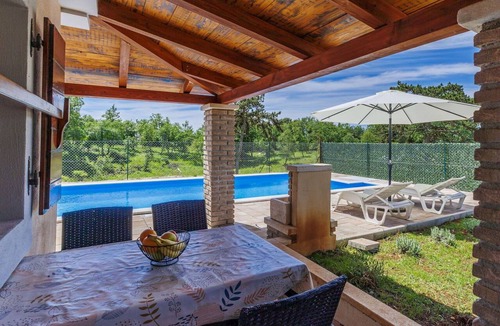 Visnjan House | Wonderful private villa for 4 guests with private pool, WIFI, A/C, TV, terrace and pets allowed