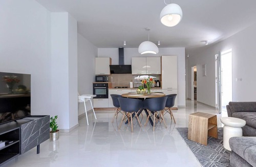 Strmac House | Wonderful private villa for 6 guests with WIFI, A/C, private pool, TV and terrace