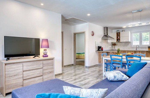 Gabonjin House | Wonderful private villa with private pool, A/C, WIFI, TV, terrace, pets allowed and panoramic view