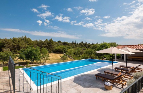 Sibenik House | Wonderful private villa with A/C, WIFI, private pool, TV, terrace, pets allowed and panoramic view