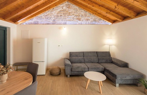 Primosten House | Wonderful private villa for 8 people with private pool, A/C, WIFI, TV, terrace and pets allowed