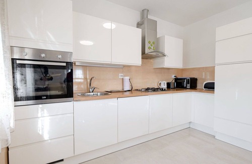 Velim House | Wonderful private villa for 8 people with WIFI, A/C, private pool, TV, terrace and pets allowed