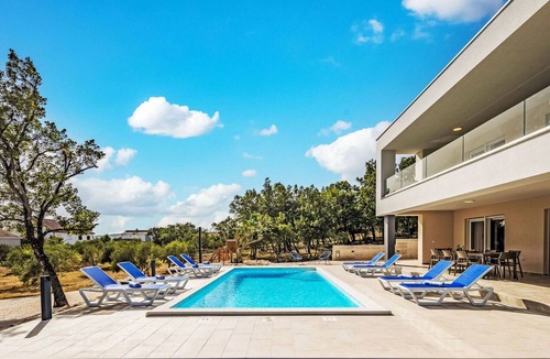 Maslenica Villa | Wonderful private villa for 8 people with WIFI, private pool, A/C, TV and terrace