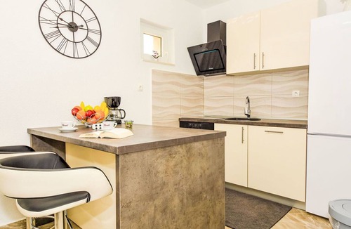 Benkovac House | Wonderful private villa for 6 guests with private pool, A/C, WIFI, TV and terrace