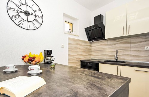 Benkovac House | Wonderful private villa for 6 guests with private pool, A/C, WIFI, TV and terrace