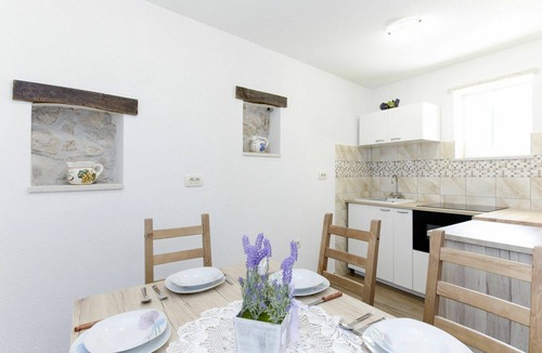 Sveta Jelena House | Wonderful villa for 6 guests with A/C, WIFI, TV, terrace and pets allowed