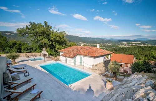 Buzet House | Wonderful villa for 6 guests with WIFI, A/C, private pool, TV and terrace