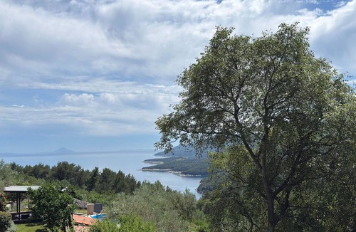 Rabac House | Wonderful villa for 6 people with A/C, WIFI, private pool, TV, terrace and pets allowed