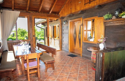 Vrbovec House | Wooden house with a sauna and an above-ground pool, surrounded by nature in a peaceful setting near Vrbovec.
