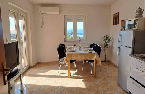 Sveti Vid-Miholjice Apartment | Wunderschöne Ferienwohnung, mit Meerblick und Pool by Interhome