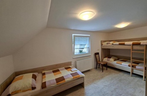 Trzic Cabin | Zavetišče v Gozdu