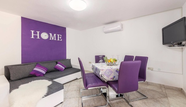 1 bedroom amazing apartment in Pavicini