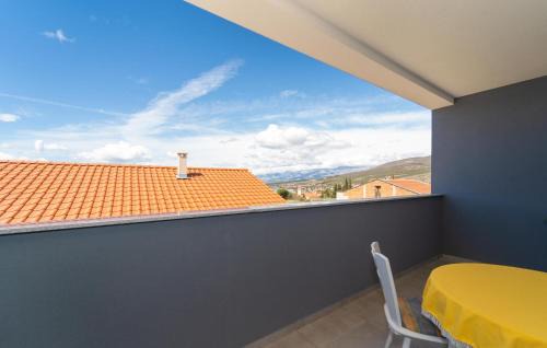 1 Bedroom Cozy Apartment In Gornji Karin in Gornji Karin