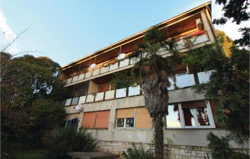 1 Bedroom Gorgeous Apartment In Pula