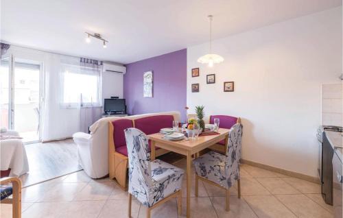 1 Bedroom Nice Apartment In Liznjan