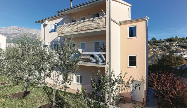 2 bedroom accommodation in Solin in Solin