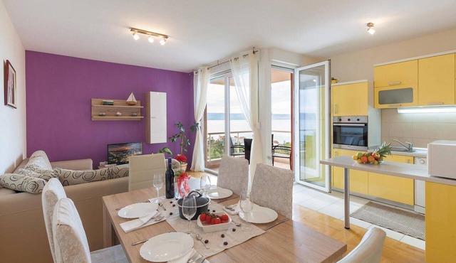 2 bedroom awesome apartment in Podstrana