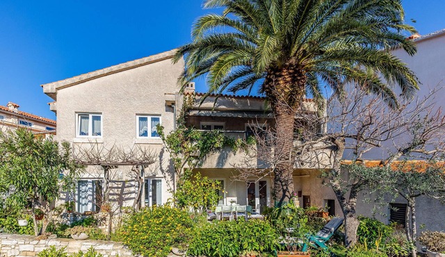 2 bedroom beach front apartment in Pula in Pula